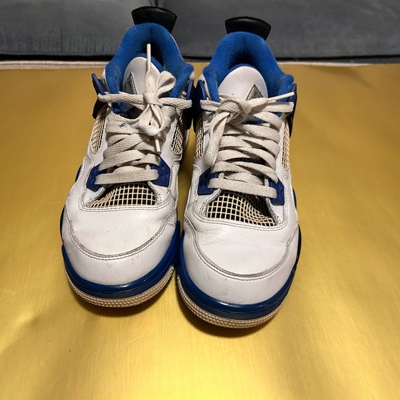 Size 6.5   Jordan 4  white and blue